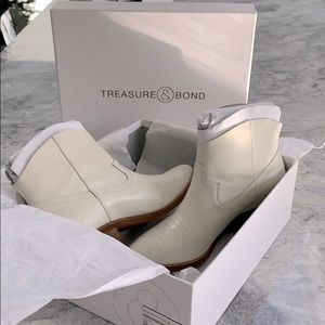 Treasure & Bond Off White Leather Booties